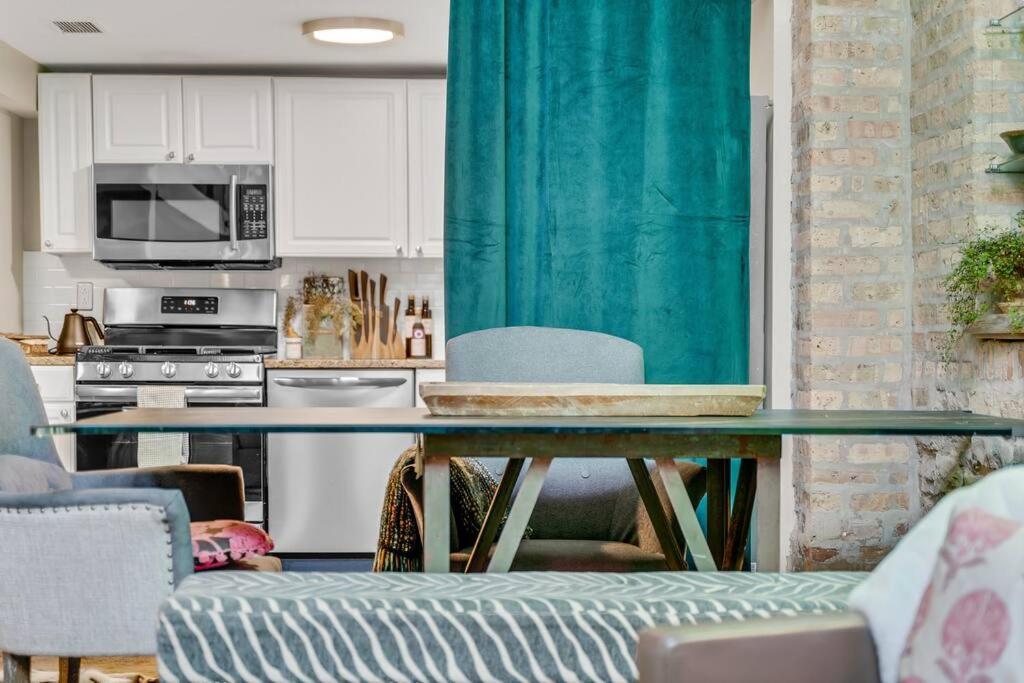 Holiday home The Village By Dakota Gal Digs Chicago