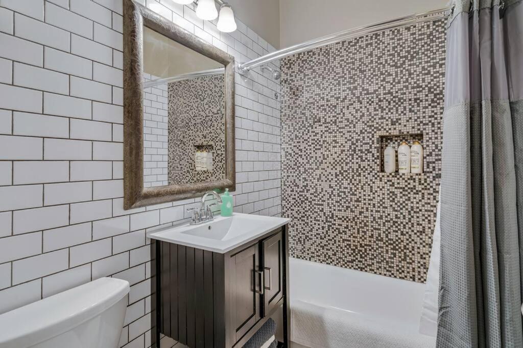 The Village By Dakota Gal Digs Holiday home Chicago