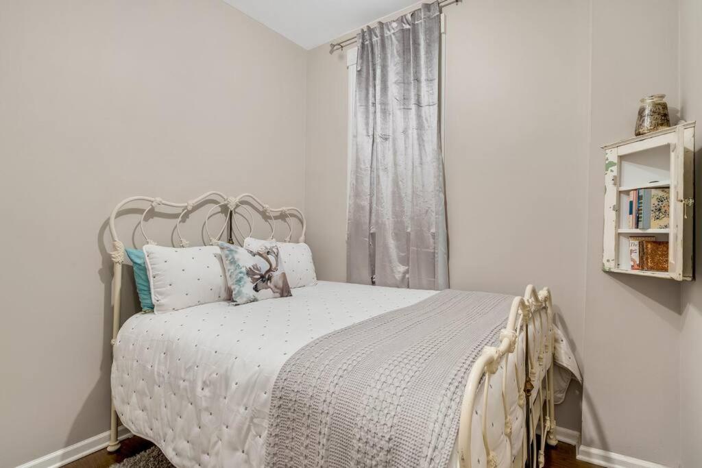 Holiday home The Village By Dakota Gal Digs *