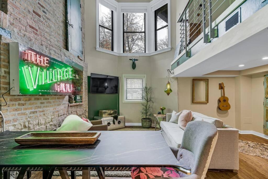 The Village By Dakota Gal Digs Holiday home Chicago