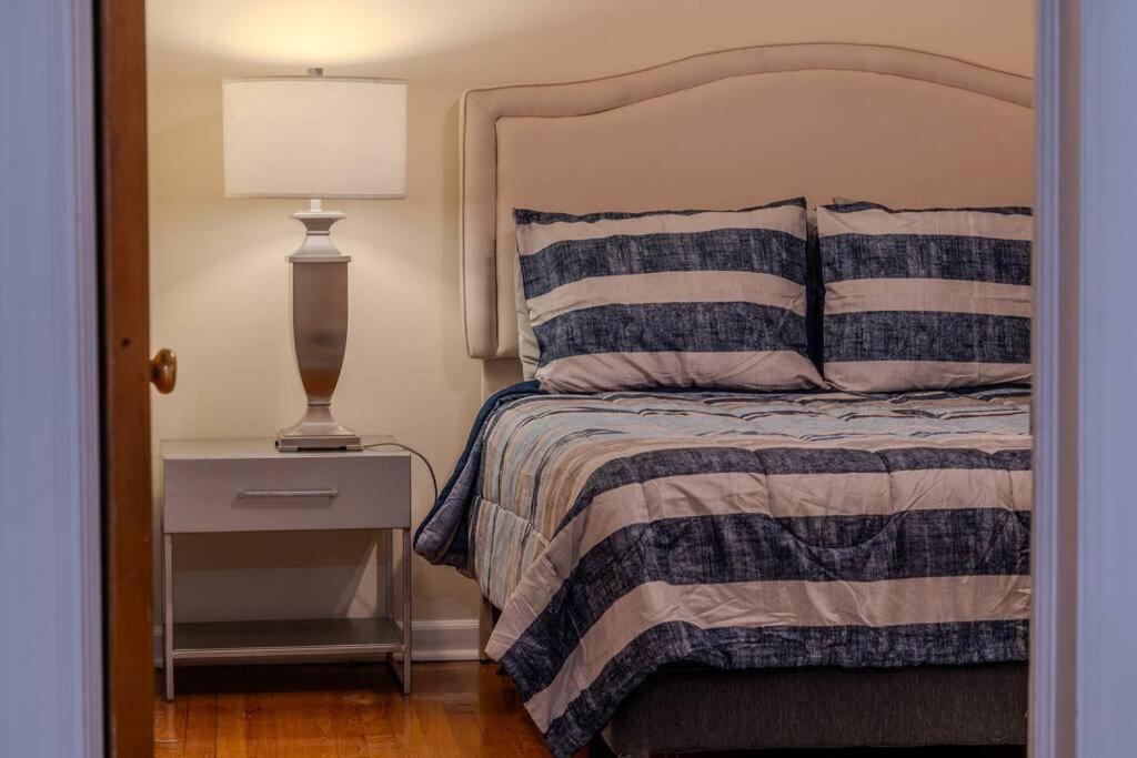 Living Bliss 3br Gem Near Parks And Dining Apartment
