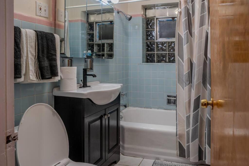 Apartment Living Bliss 3br Gem Near Parks And Dining *