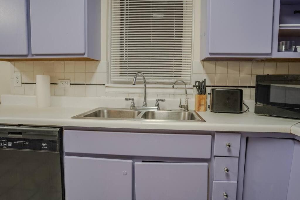 Living Bliss 3br Gem Near Parks And Dining Apartment Chicago