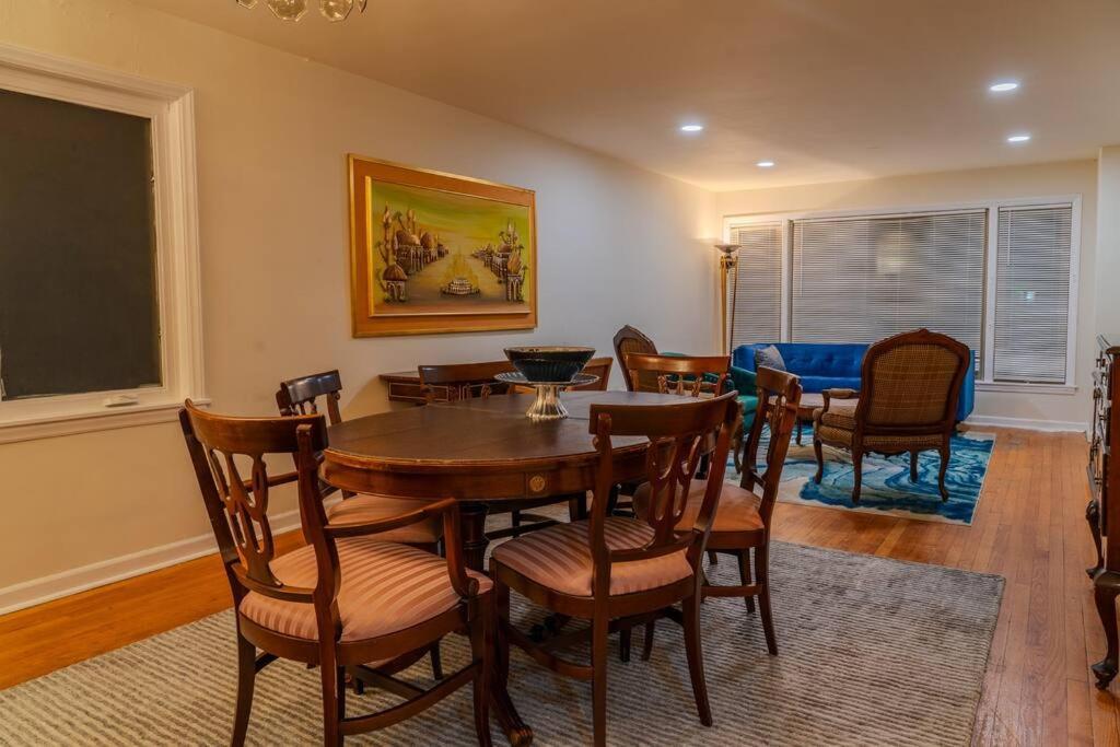 Apartment Living Bliss 3br Gem Near Parks And Dining