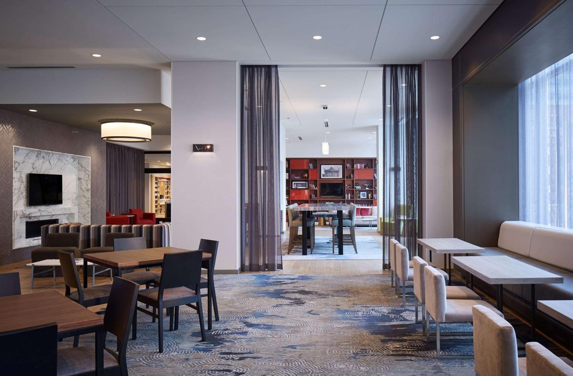 Hampton Inn Chicago West Loop Fulton Market Area Hotel