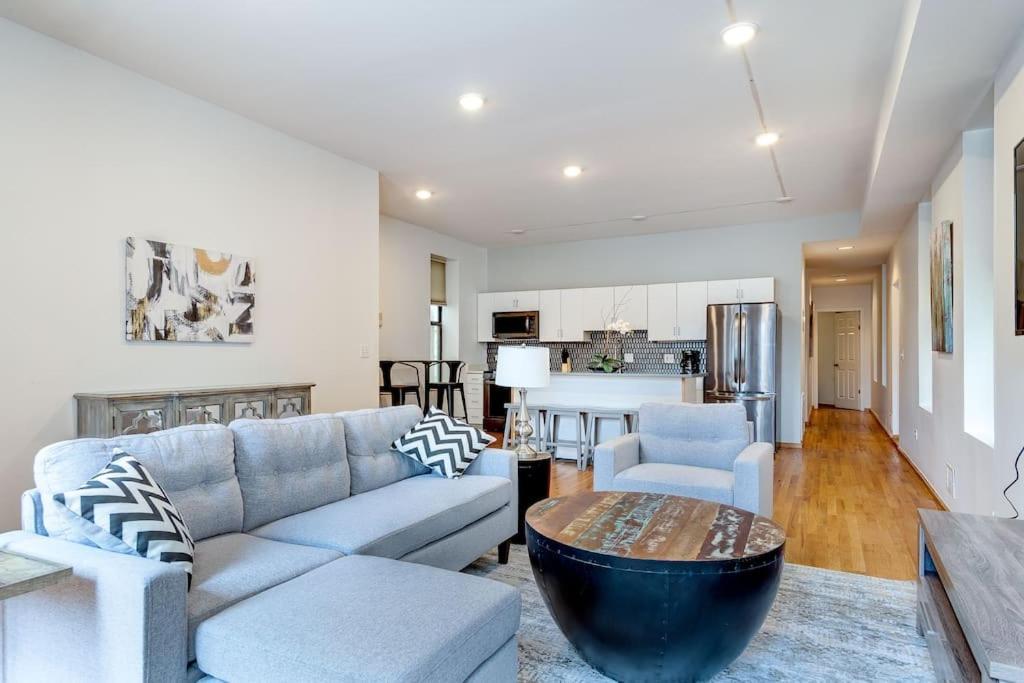 3 Flat Building Downtown - With Private Patios *