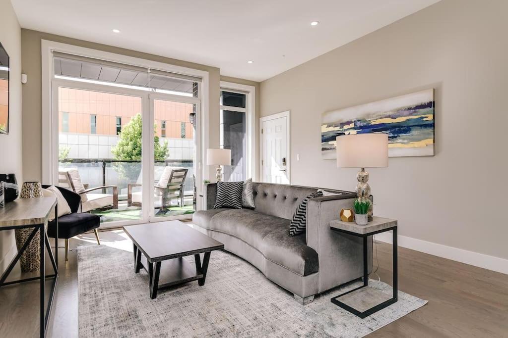 Stunning Duplex #1 - Downtown River North * Chicago