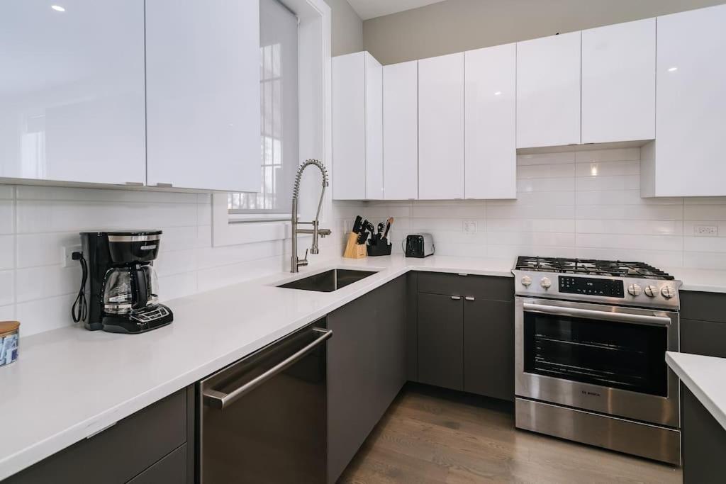 Stunning Duplex #1 - Downtown River North Chicago