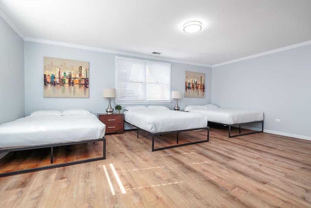 Beautiful Remodeled Penthouse Unit In Old Town Holiday home