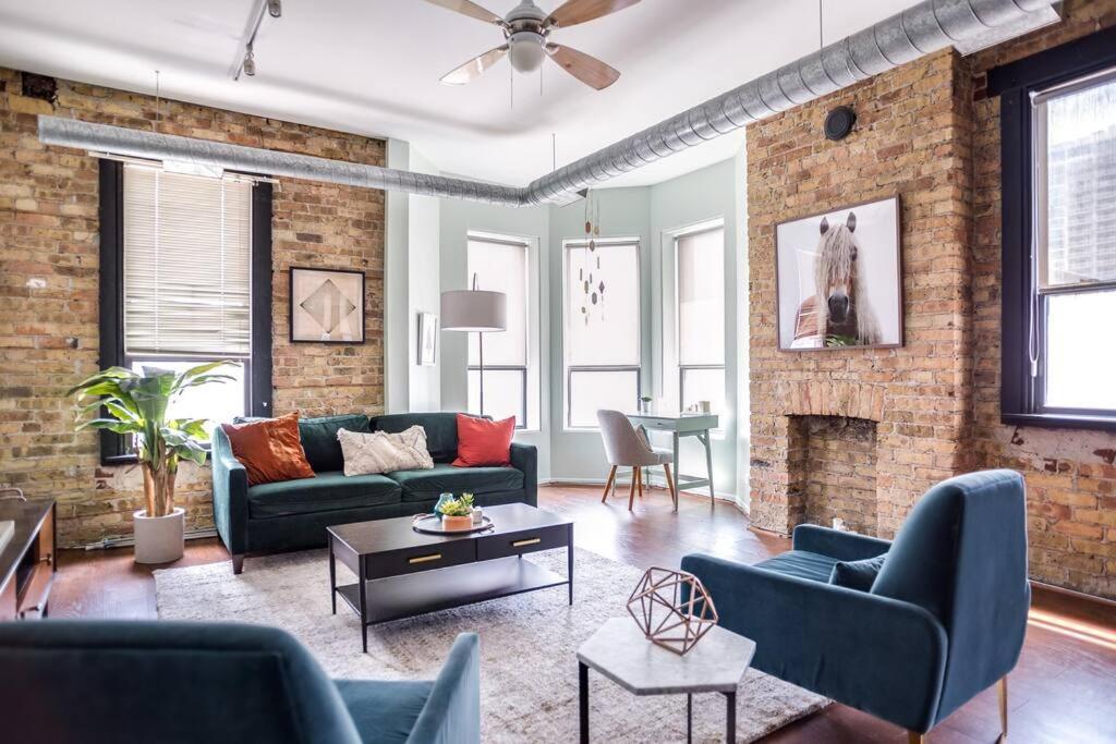 Luxury Downtown Penthouse With Private Rooftop Chicago