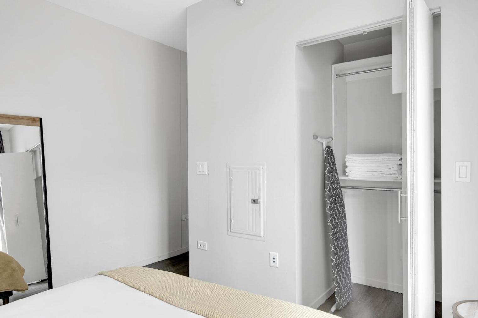 River N 1br W Gym Pool Nr Magnificent Mile Chi-125 * Chicago