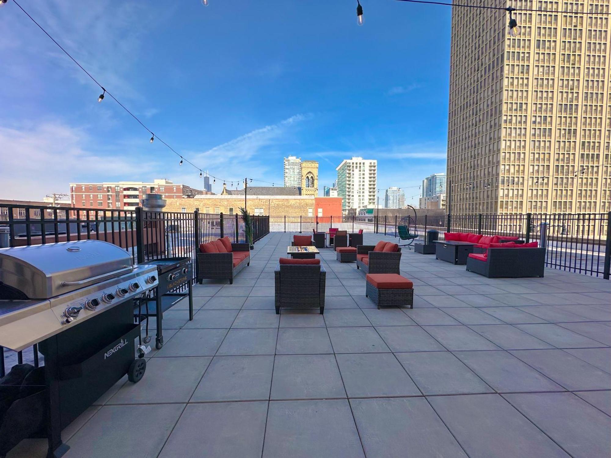 Apartment Mccormick Place Luxury Penthouse Duplex With Personal Rooftop With Optional Parking For 8 Guests