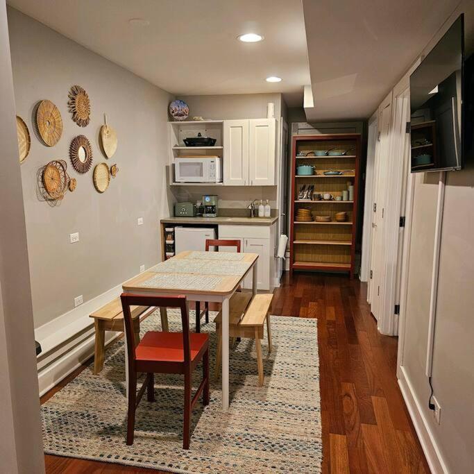 Lakeview Apartment