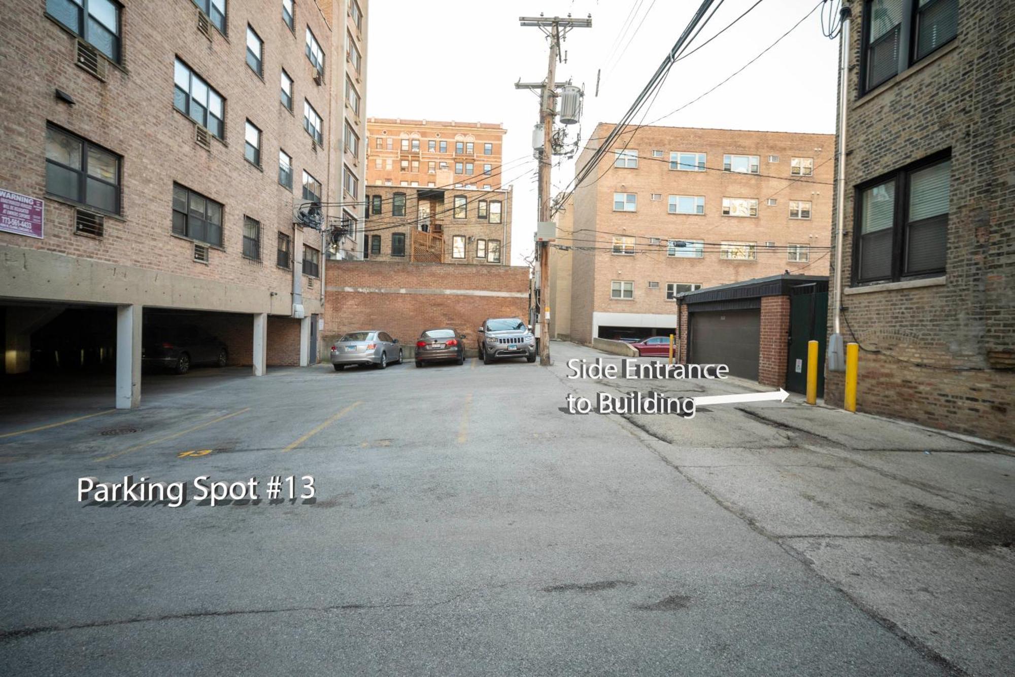 City Sleeps 10-20 Free Tv & Parking Chicago
