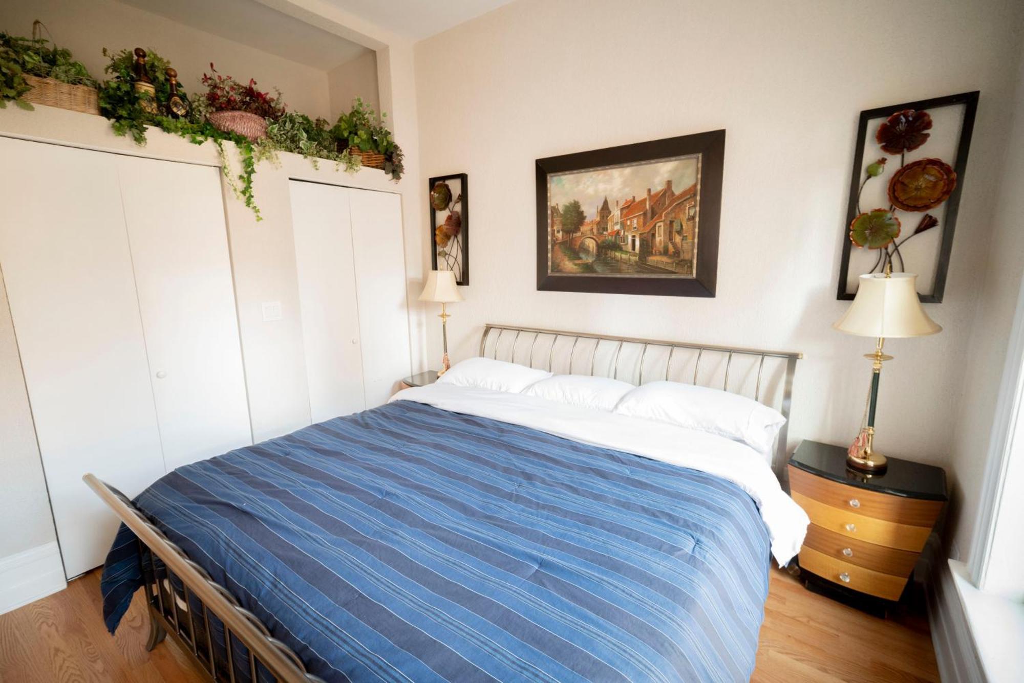 Apartment City Sleeps 10-20 Free Tv & Parking Chicago