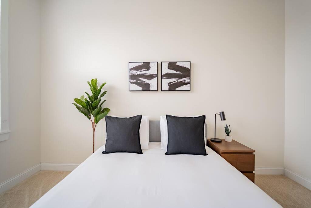 Calming 3-bedroom With Patio - Milwaukee N3 Chicago