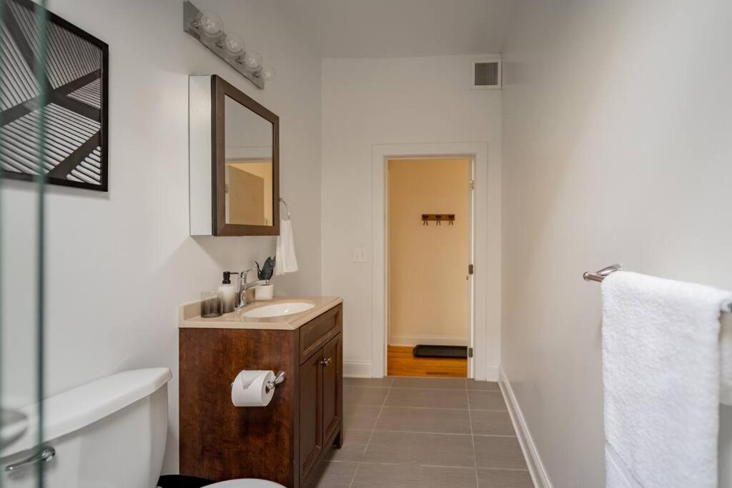 Calming 3-bedroom With Patio - Milwaukee N3 * Chicago