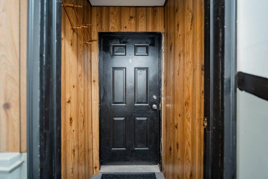 Calming 3-bedroom With Patio - Milwaukee N3 * Chicago