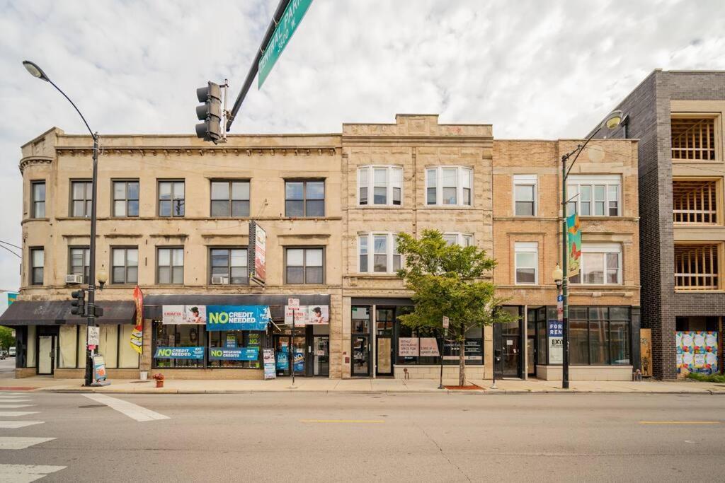 Calming 3-bedroom With Patio - Milwaukee N3 Apartment *