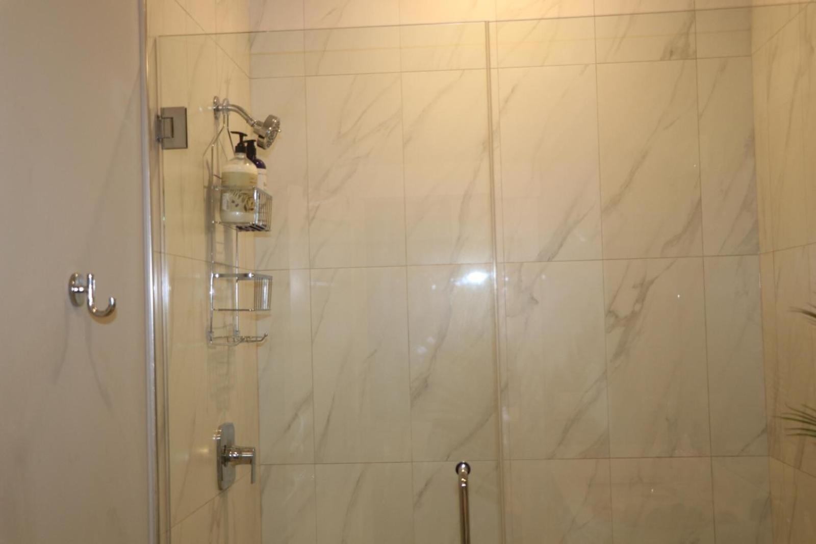 Apartment Spacious Haven Chicago