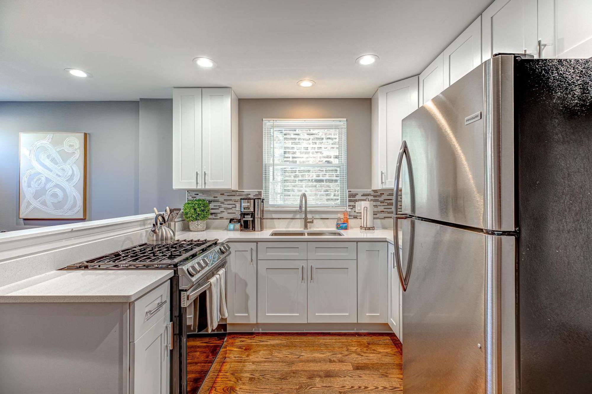 Spacious Ukrainian Village Retreat Chicago