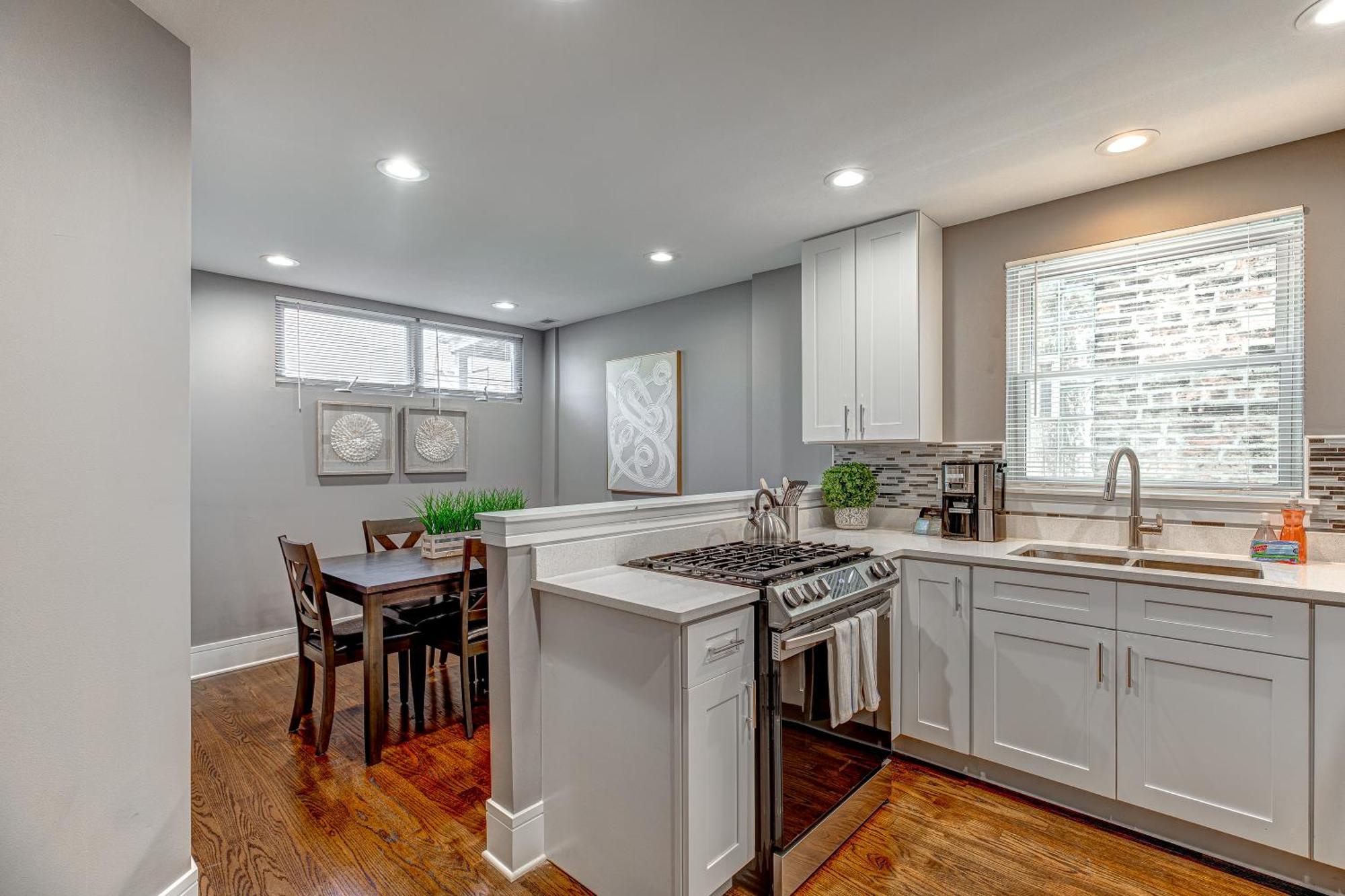 Spacious Ukrainian Village Retreat Holiday home *