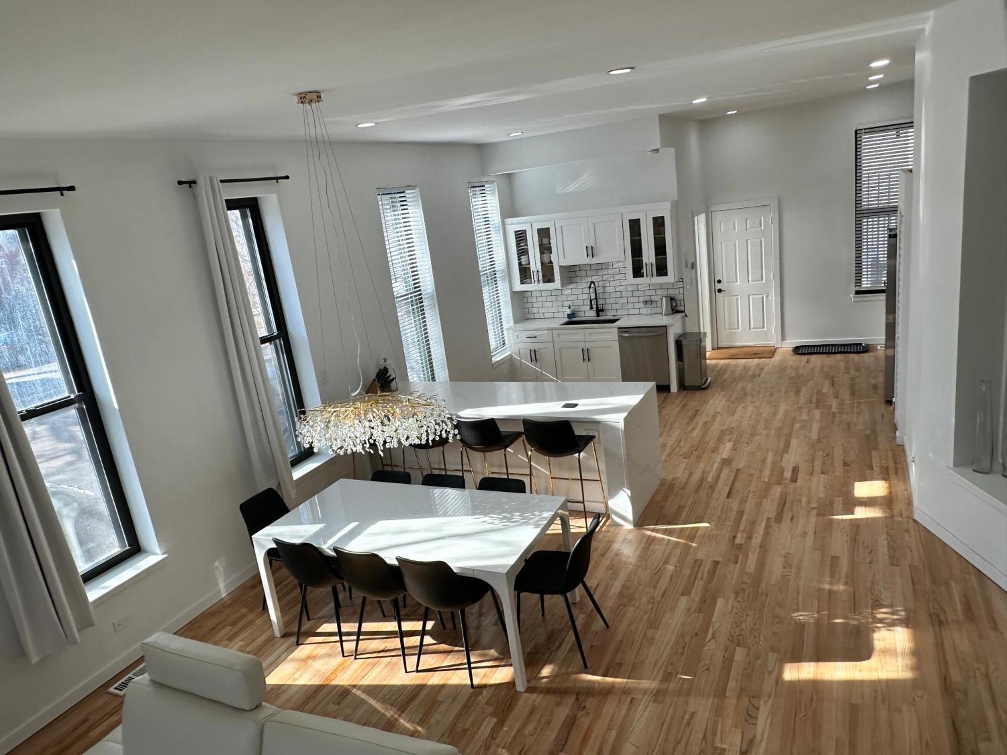 Holiday home Luxe Spacious Sfh In Bucktown With Secure Parking