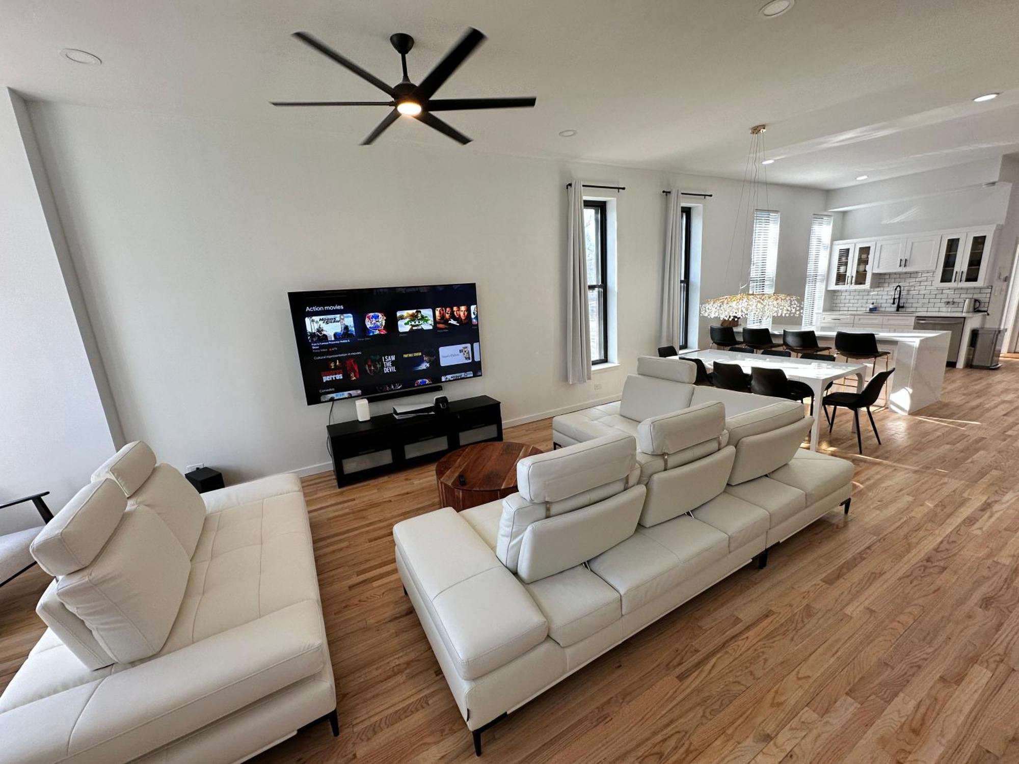 Holiday home Luxe Spacious Sfh In Bucktown With Secure Parking *