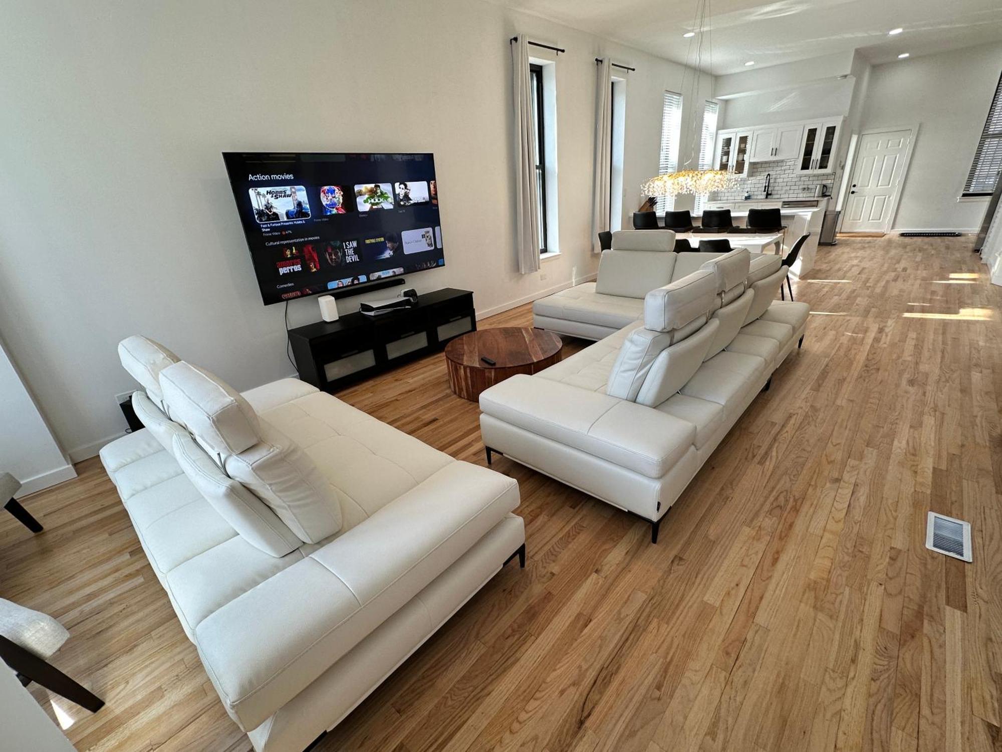 Holiday home Luxe Spacious Sfh In Bucktown With Secure Parking Chicago
