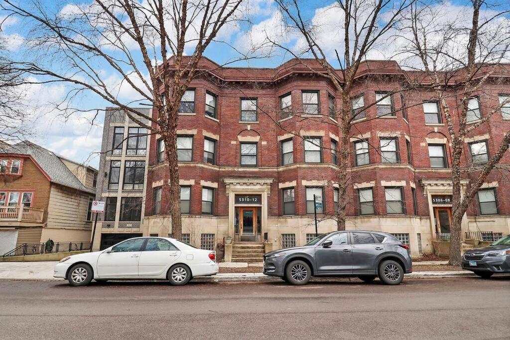 Modern & Spacious 3br Apt With In-unit Laundry - Bstone 2 Chicago
