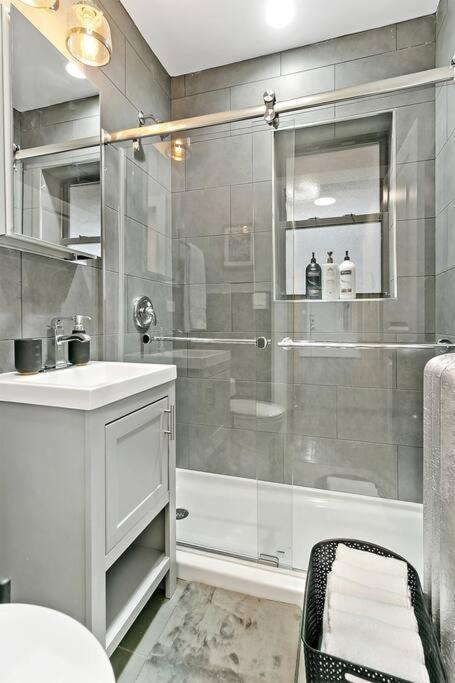 Great Value 2br In Lakeview - Oakdale E2 E1 Rep *