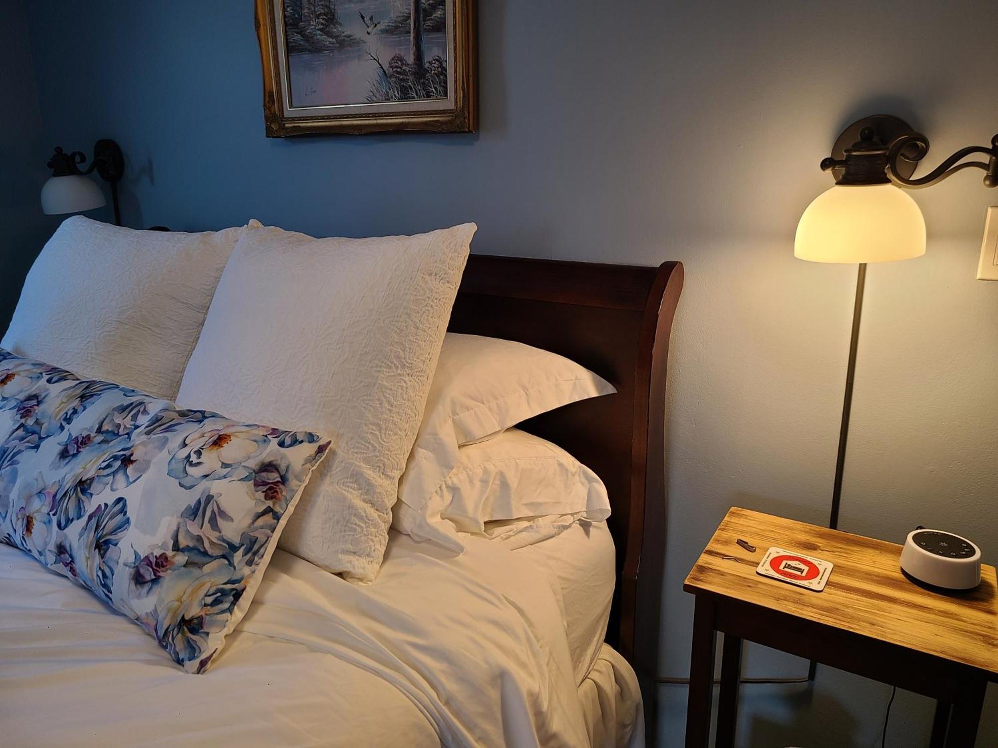 Apartment Well-appointed Cozy Portage Park Apt, Dogs, Kids, Free Parking, 420 Compliant