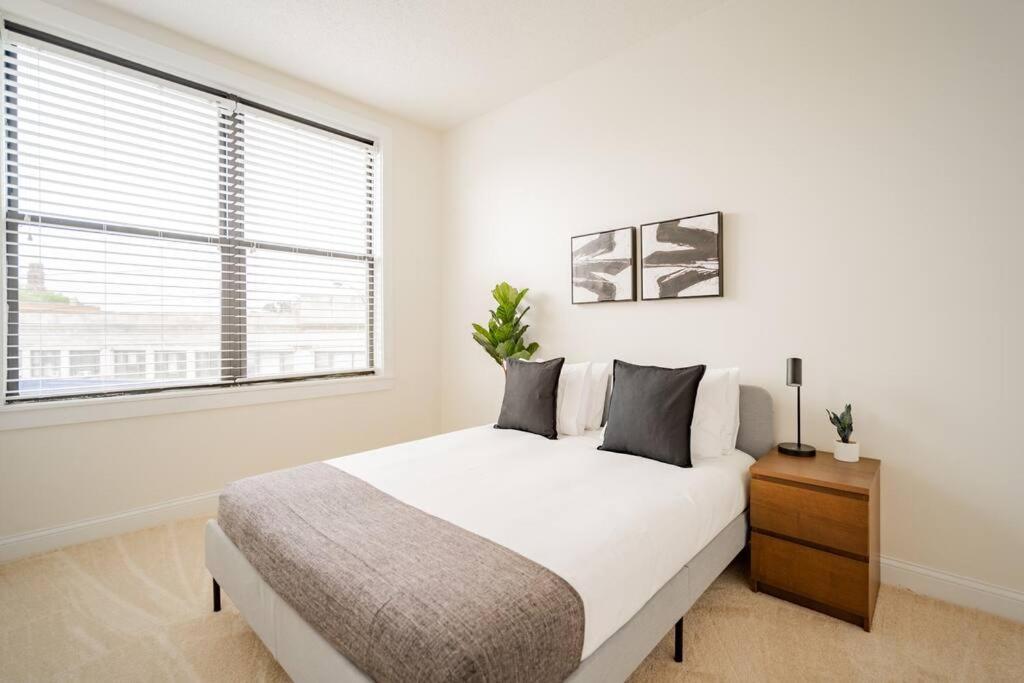 Apartment Calming 3-bedroom With Patio - Milwaukee N3 Chicago
