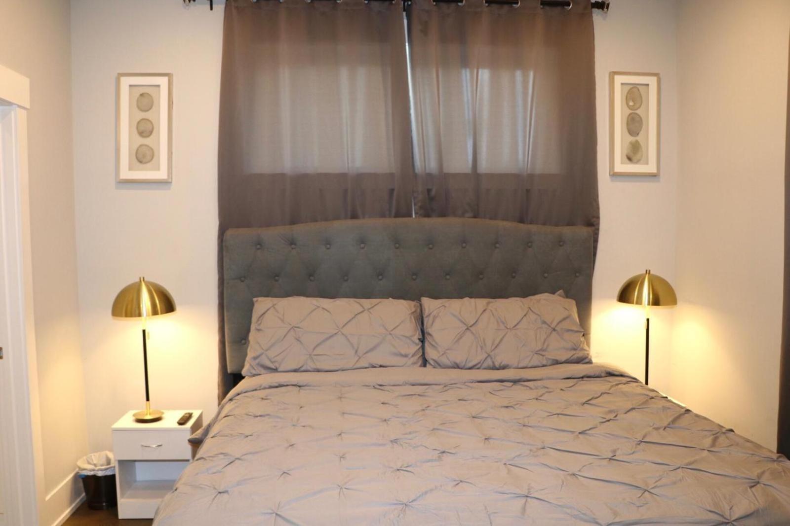 Spacious Haven Apartment Chicago