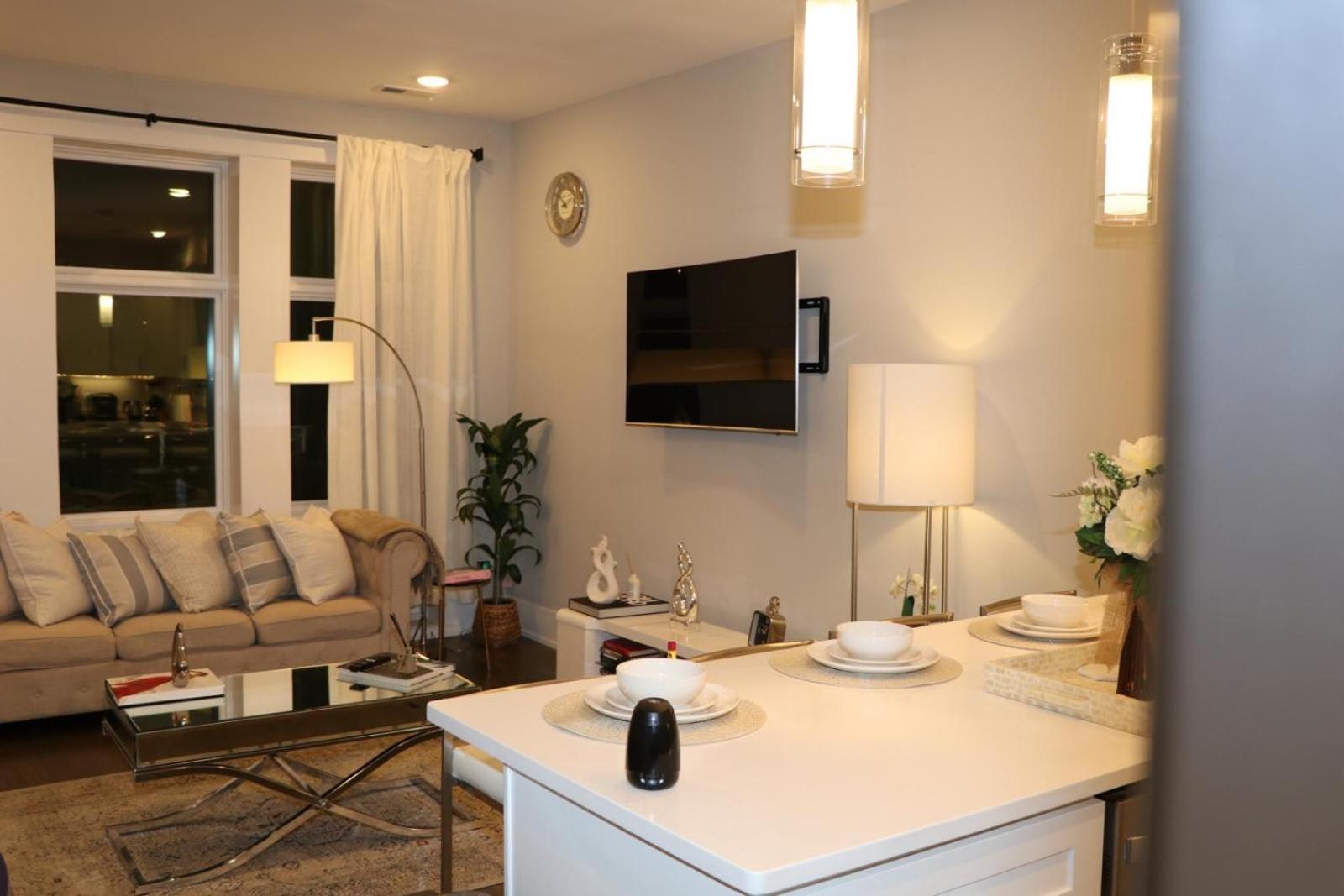Spacious Haven Apartment Chicago