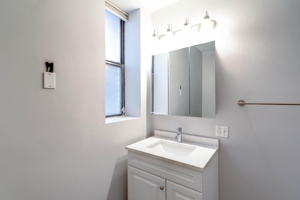 Apartment 3 Flat Building Downtown - With Private Patios *