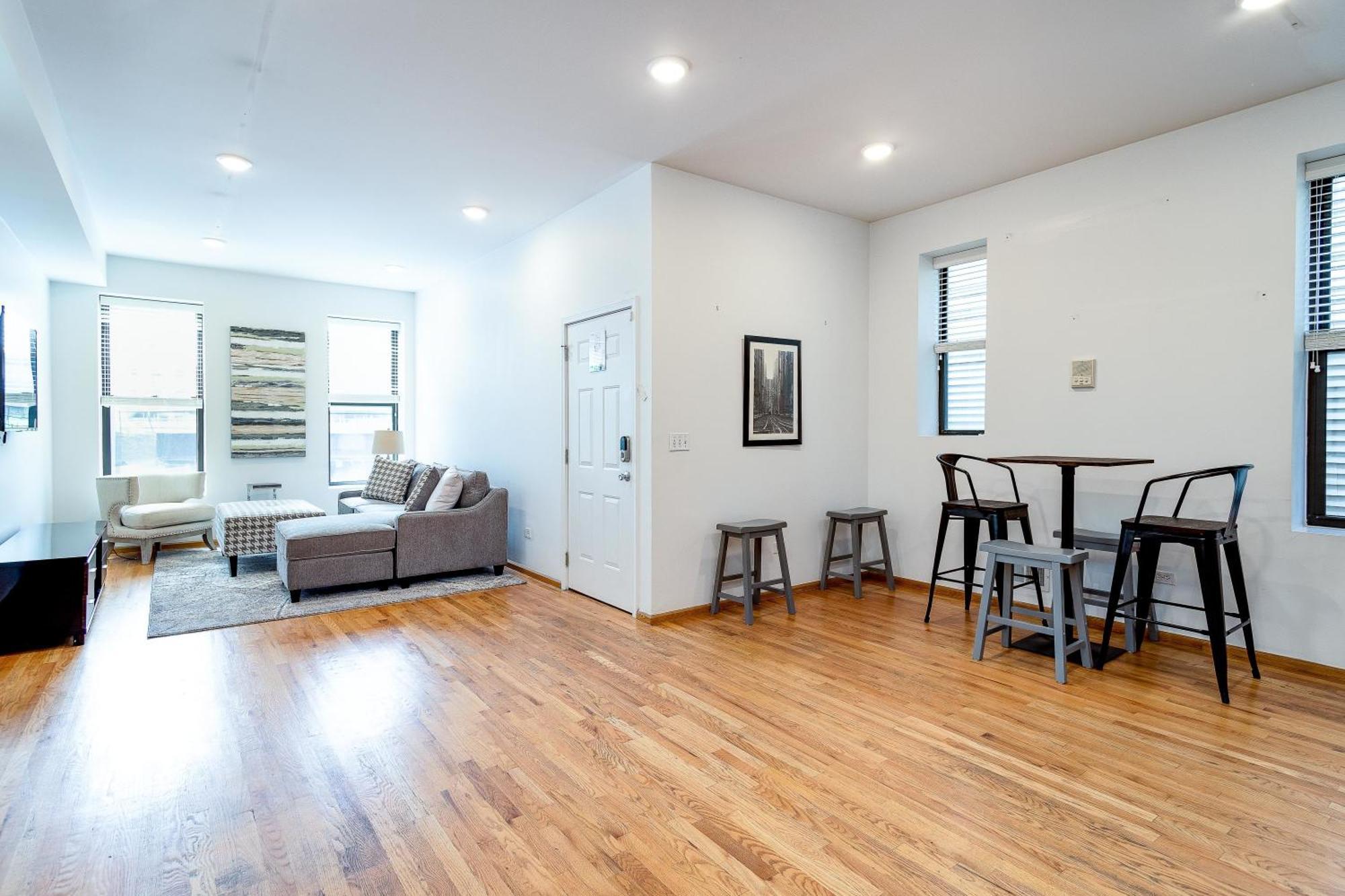 3 Flat Building Downtown - With Private Patios Apartment *