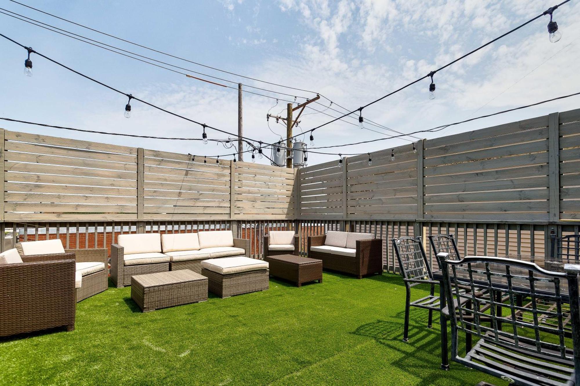 3 Flat Building Downtown - With Private Patios Apartment *