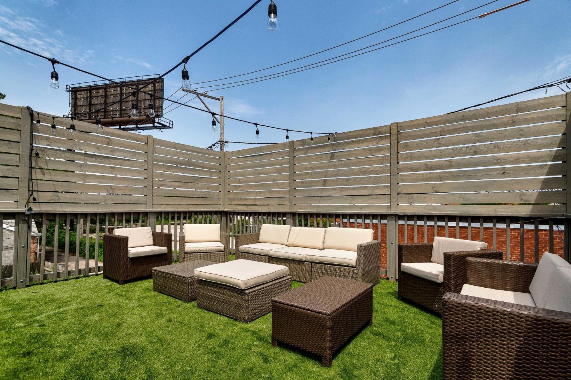 3 Flat Building Downtown - With Private Patios Apartment