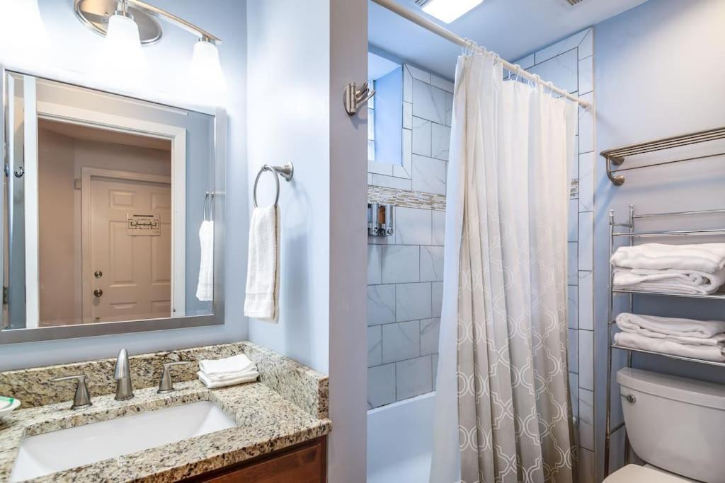 Lincoln Park Living - 2