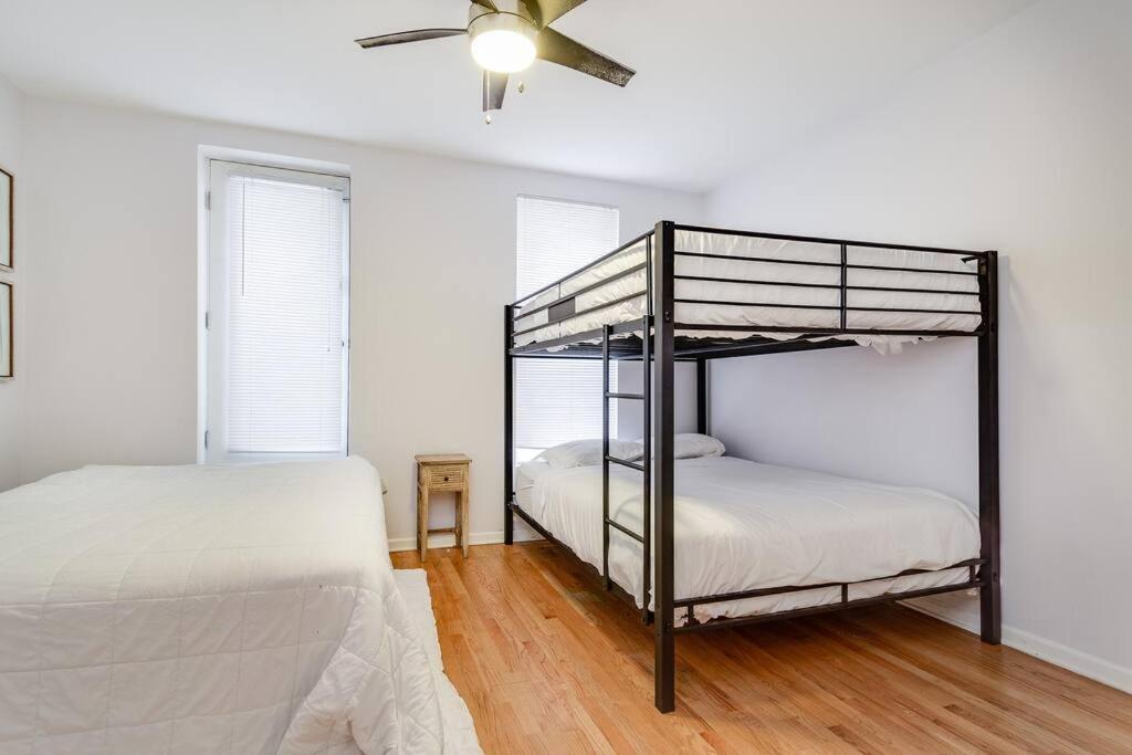 Holiday home Entire Building-walk To Lincoln Park Or The