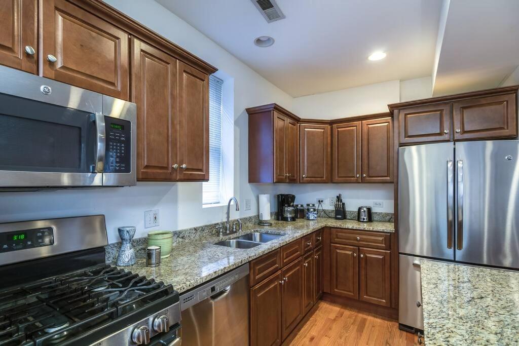 Entire Building-walk To Lincoln Park Or The Holiday home
