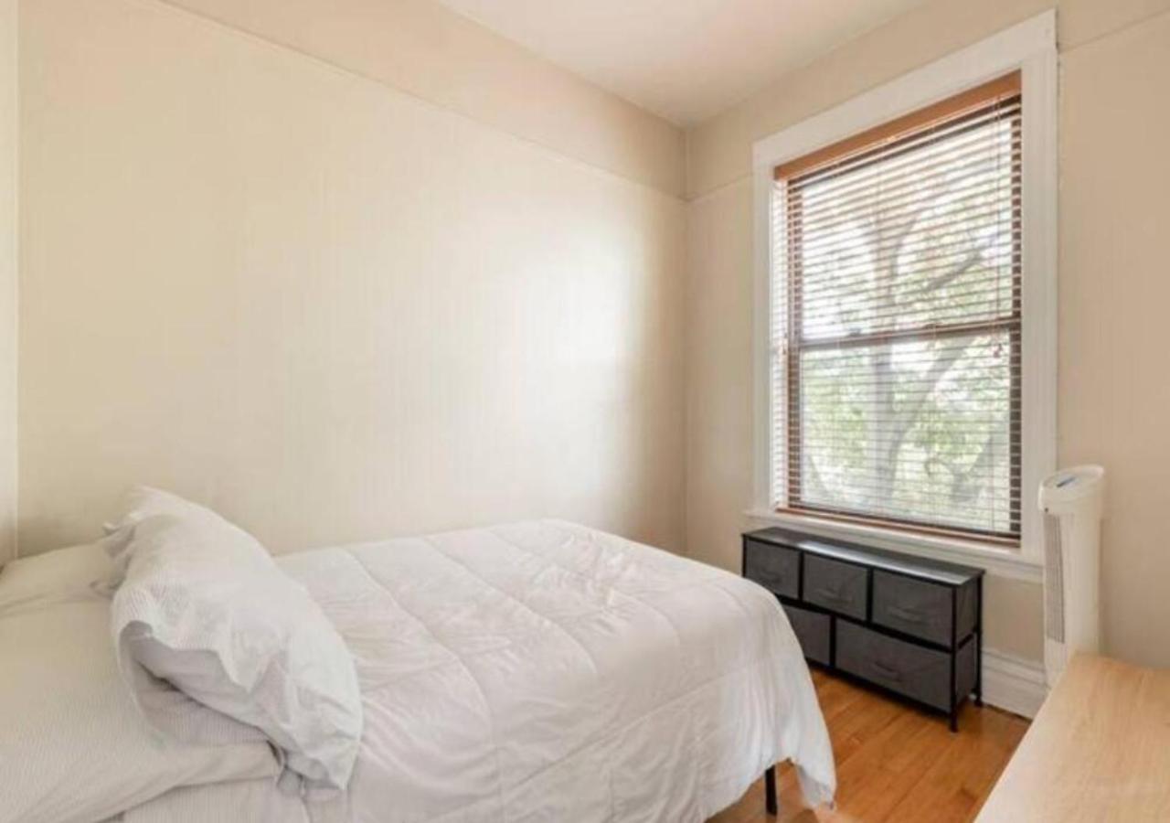 The Roscoe Village Apartment *