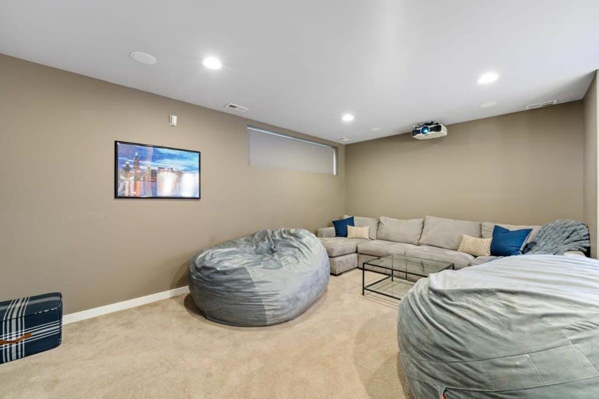 Amazing 4br 4ba Oasis W Rooftop & Stunning Design Holiday home Chicago