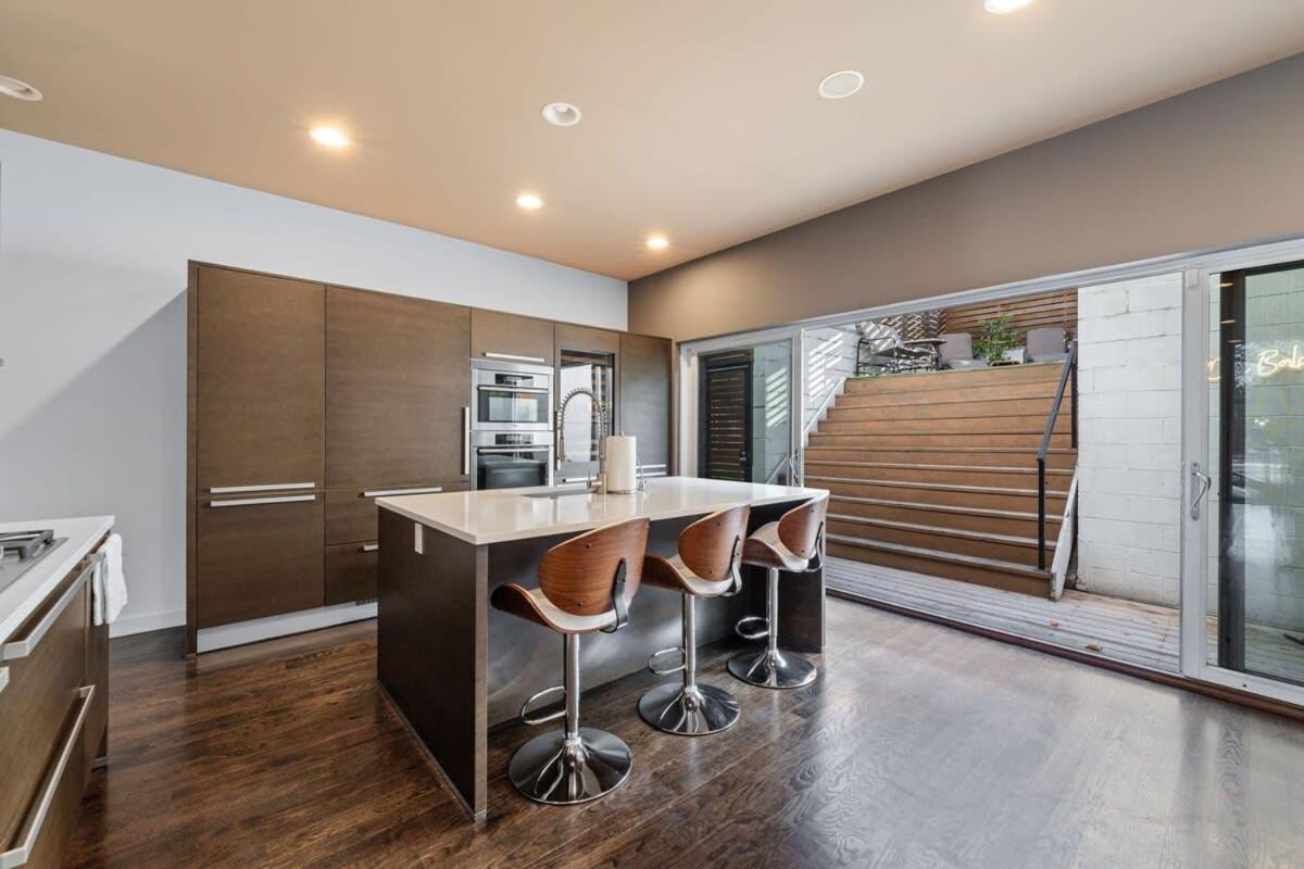Amazing 4br 4ba Oasis W Rooftop & Stunning Design Holiday home Chicago
