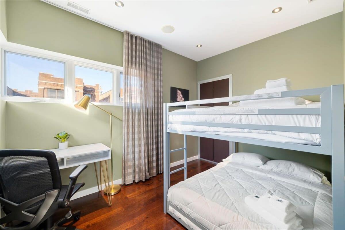 5br 5ba Architectural Estate-theatre Gym Rooftop Holiday home Chicago