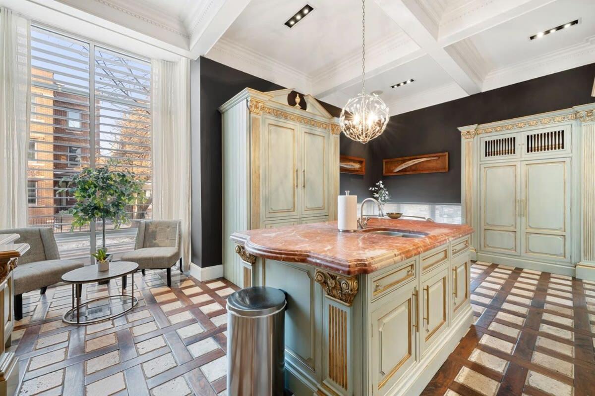 5br 5ba Architectural Estate-theatre Gym Rooftop