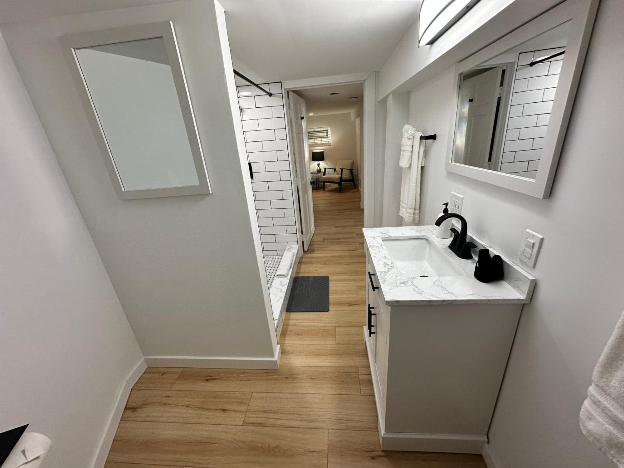 Holiday home Luxe Spacious Sfh In Bucktown With Secure Parking