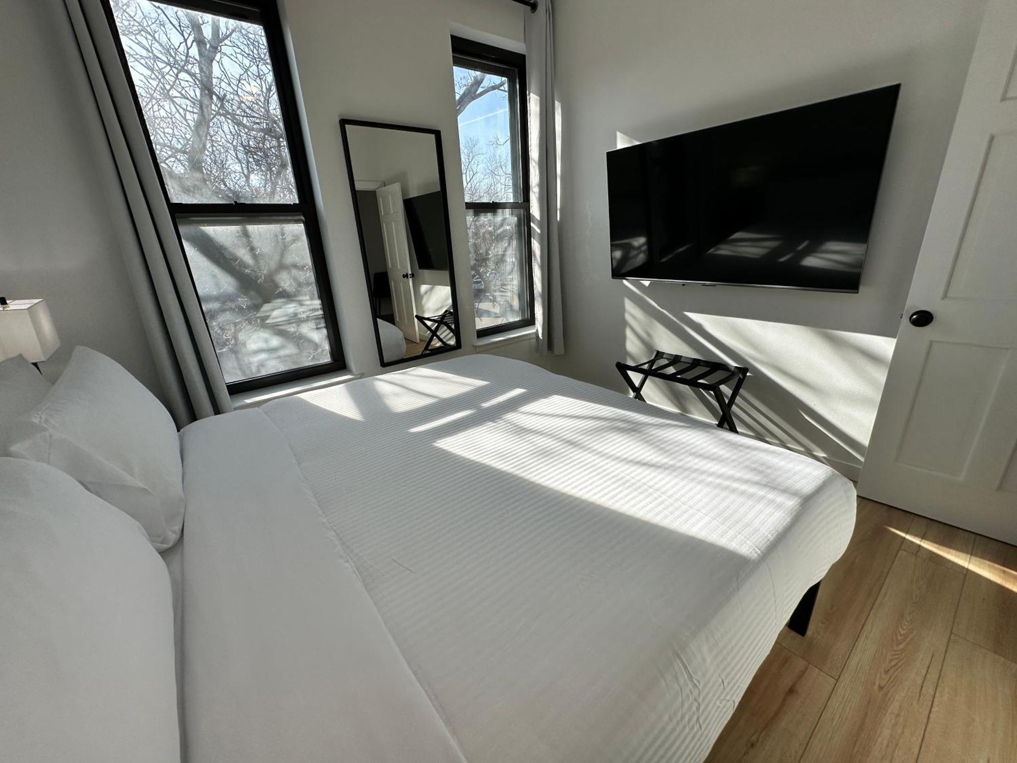 Luxe Spacious Sfh In Bucktown With Secure Parking * Chicago