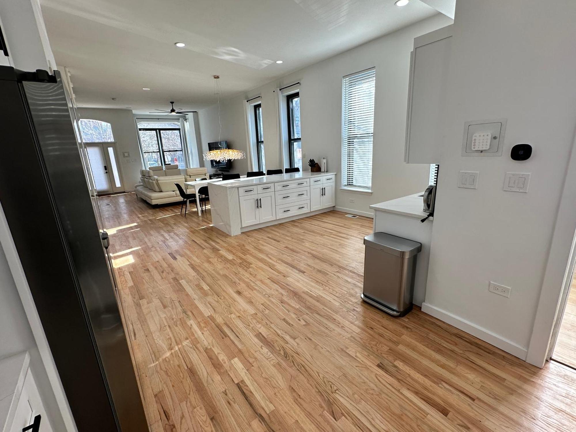 Luxe Spacious Sfh In Bucktown With Secure Parking Holiday home *